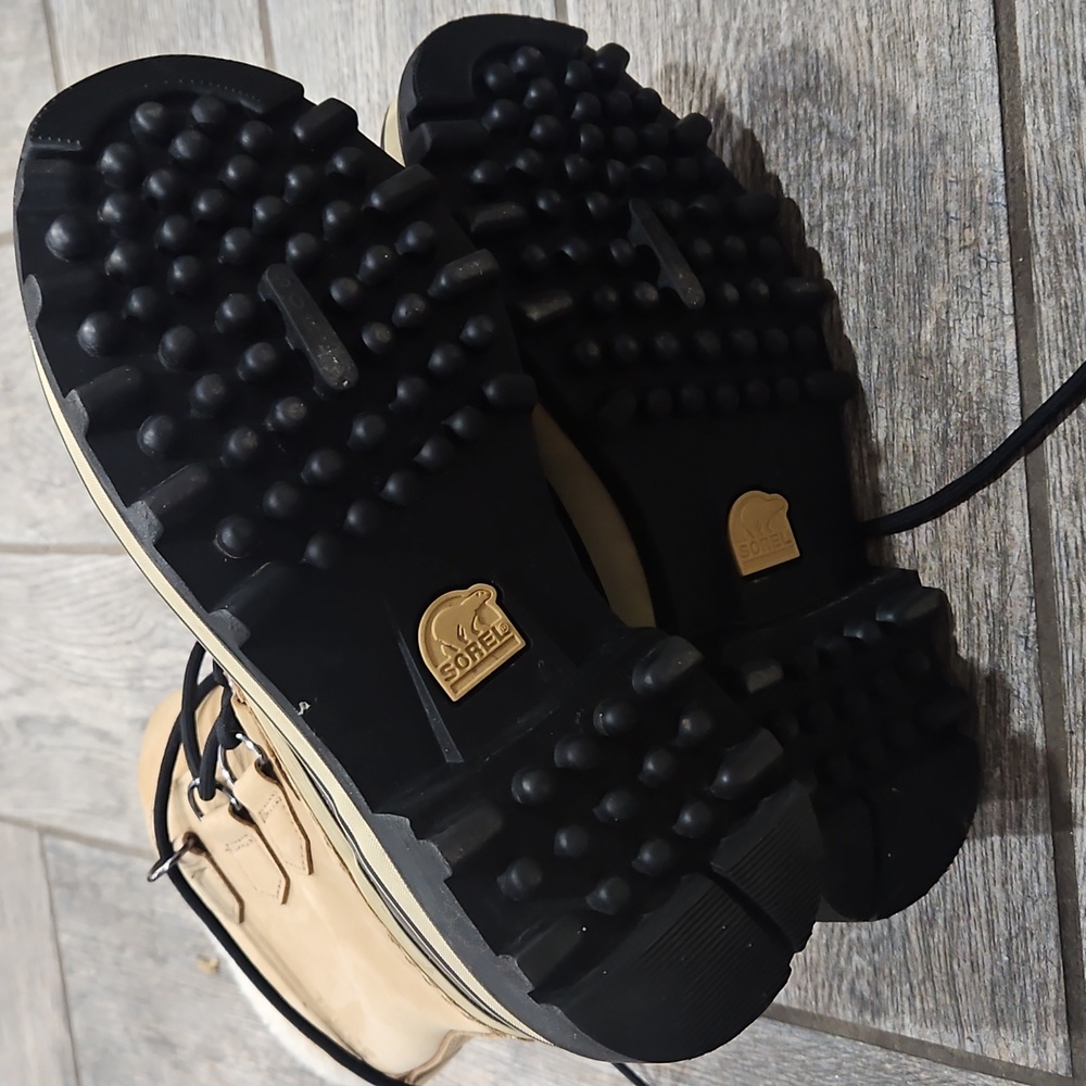 Sorel Women's Beige and Black Winter Boots - Picture 7 of 7